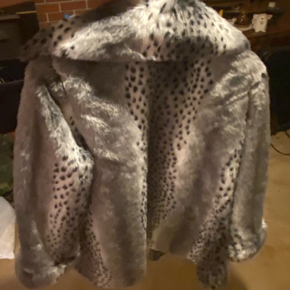 Dennis Basso Faux fur coat - Picture 2 of 3